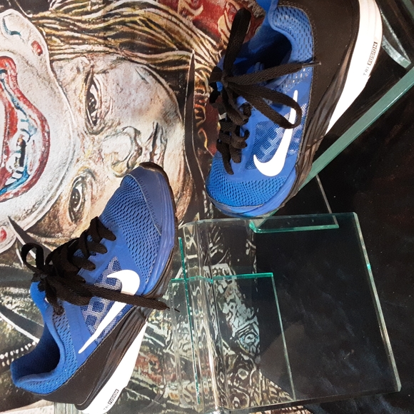 Shoes - Picture 2 of 5